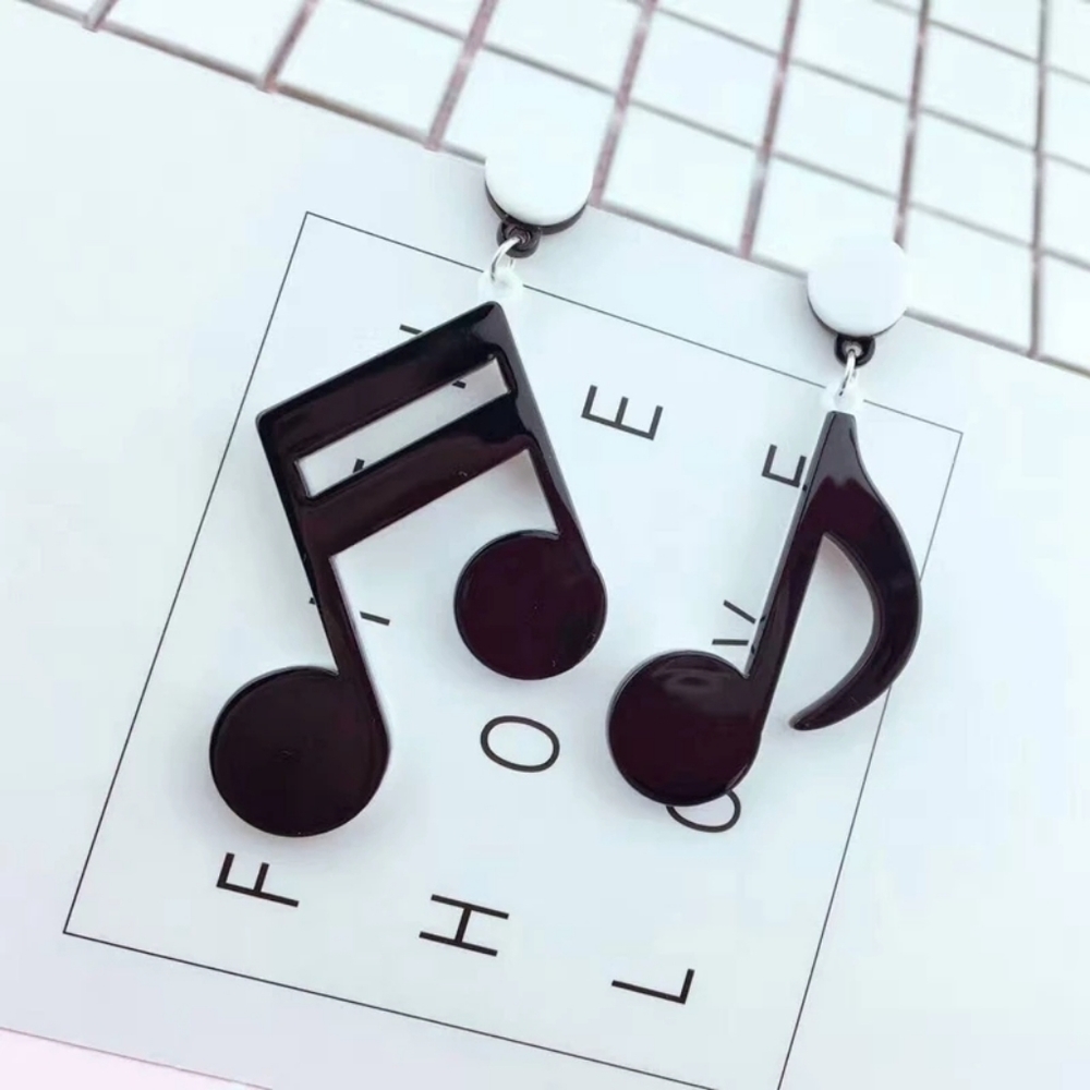 Black White Music Note Asymmetric Drop Earrings